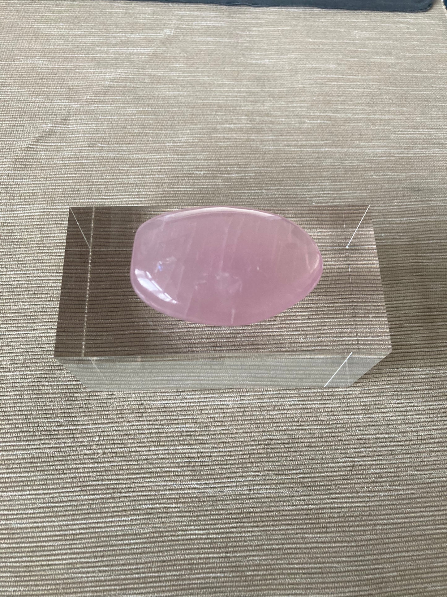 Rose Quartz - Palm